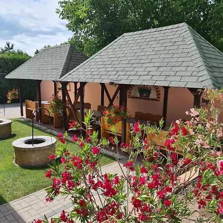 Richie I & Pool Apartament *