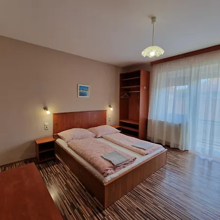 Richie I & Pool Siófok