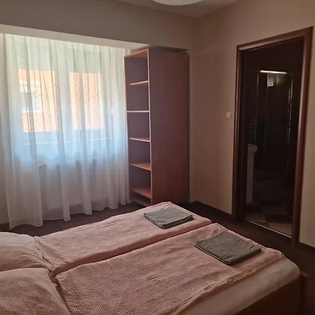 Richie I & Pool Apartament Siófok