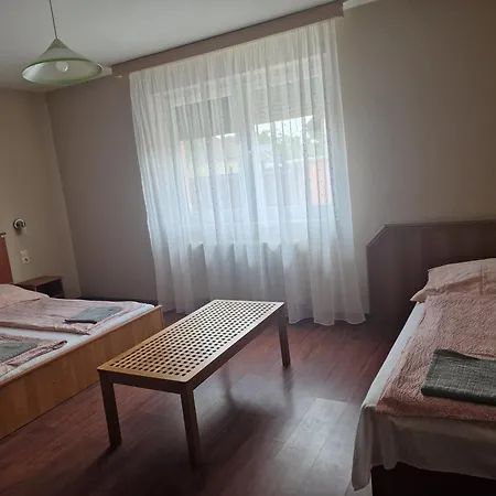 Richie I & Pool * Siófok