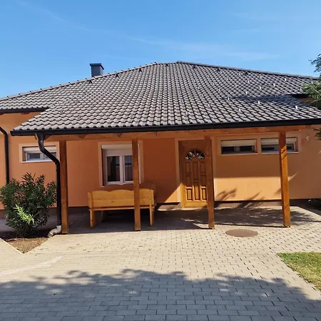 Richie I & Pool Apartament *