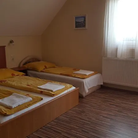 Apartment Richie I Apartman & Pool