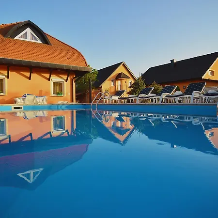 Richie I Apartman & Pool Apartment Siofok